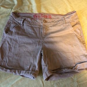 Wallflower size 9 khaki shorts